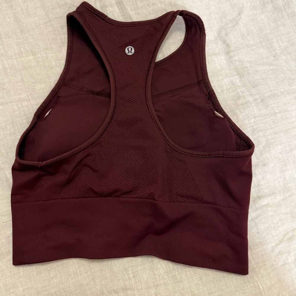 Lululemon sports bra